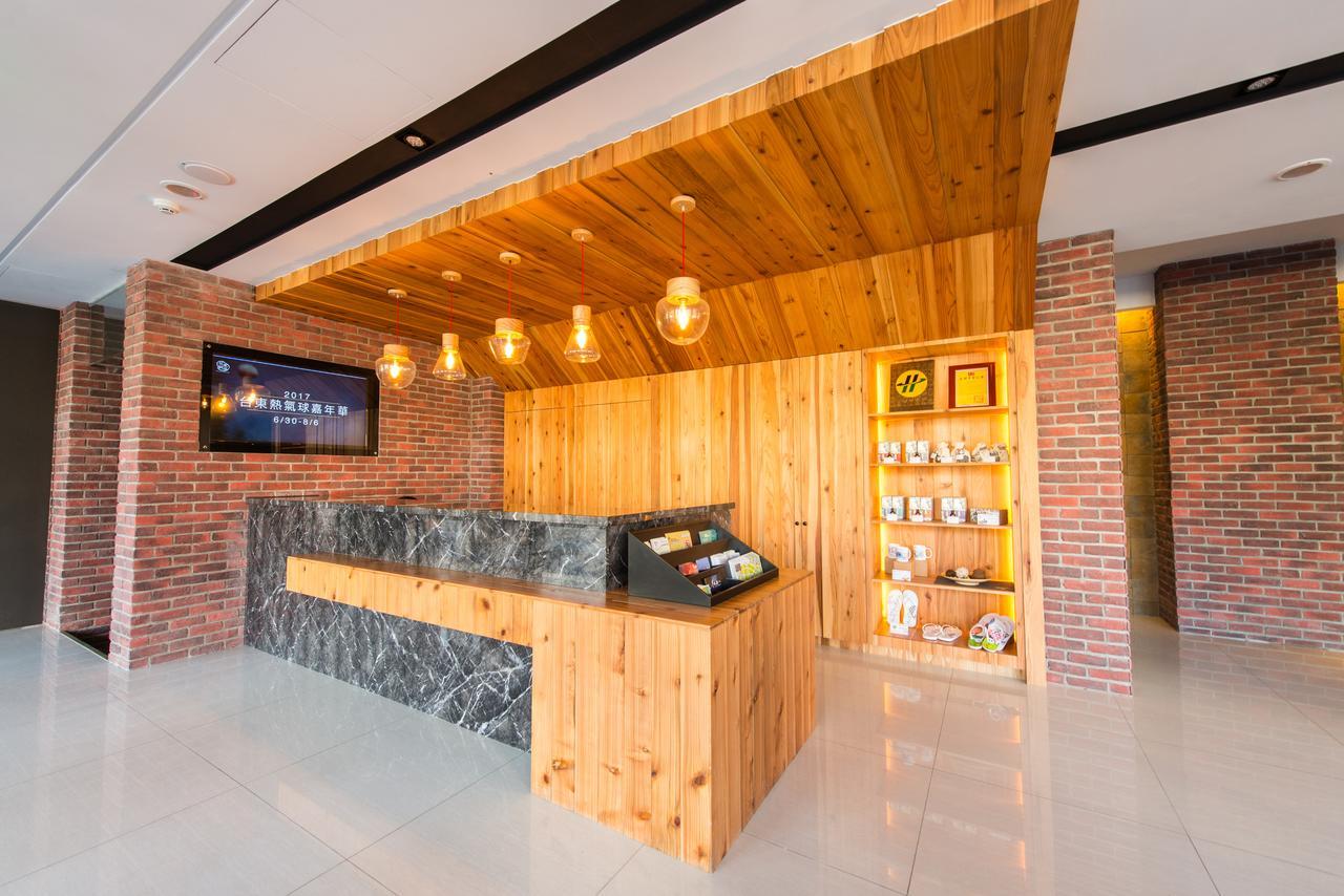 Traveller Inn Tiehua Cultural And Creative Hotel T'ai-tung Exteriör bild